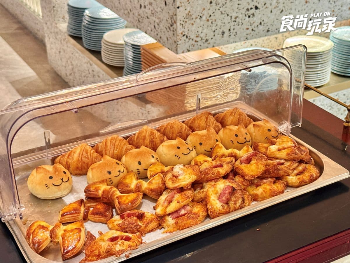 豪華早餐吃到飽!高雄日航酒店開箱:入住家庭房、美拍空中泳池、享受三溫暖 豪華早餐吃到飽!高雄日航酒店開箱:入住家庭房、美拍空中泳池、享受三溫暖