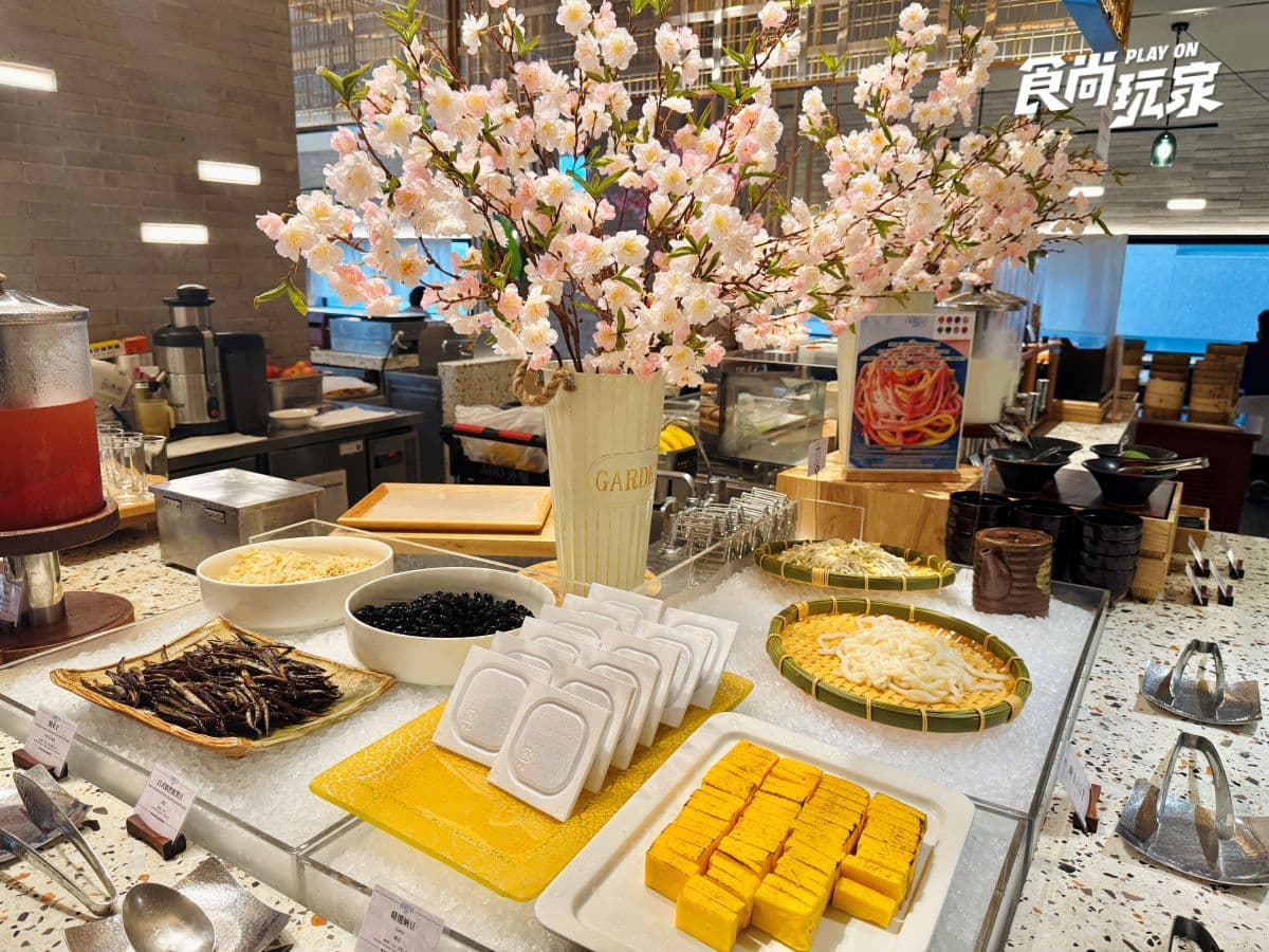豪華早餐吃到飽!高雄日航酒店開箱:入住家庭房、美拍空中泳池、享受三溫暖 豪華早餐吃到飽!高雄日航酒店開箱:入住家庭房、美拍空中泳池、享受三溫暖