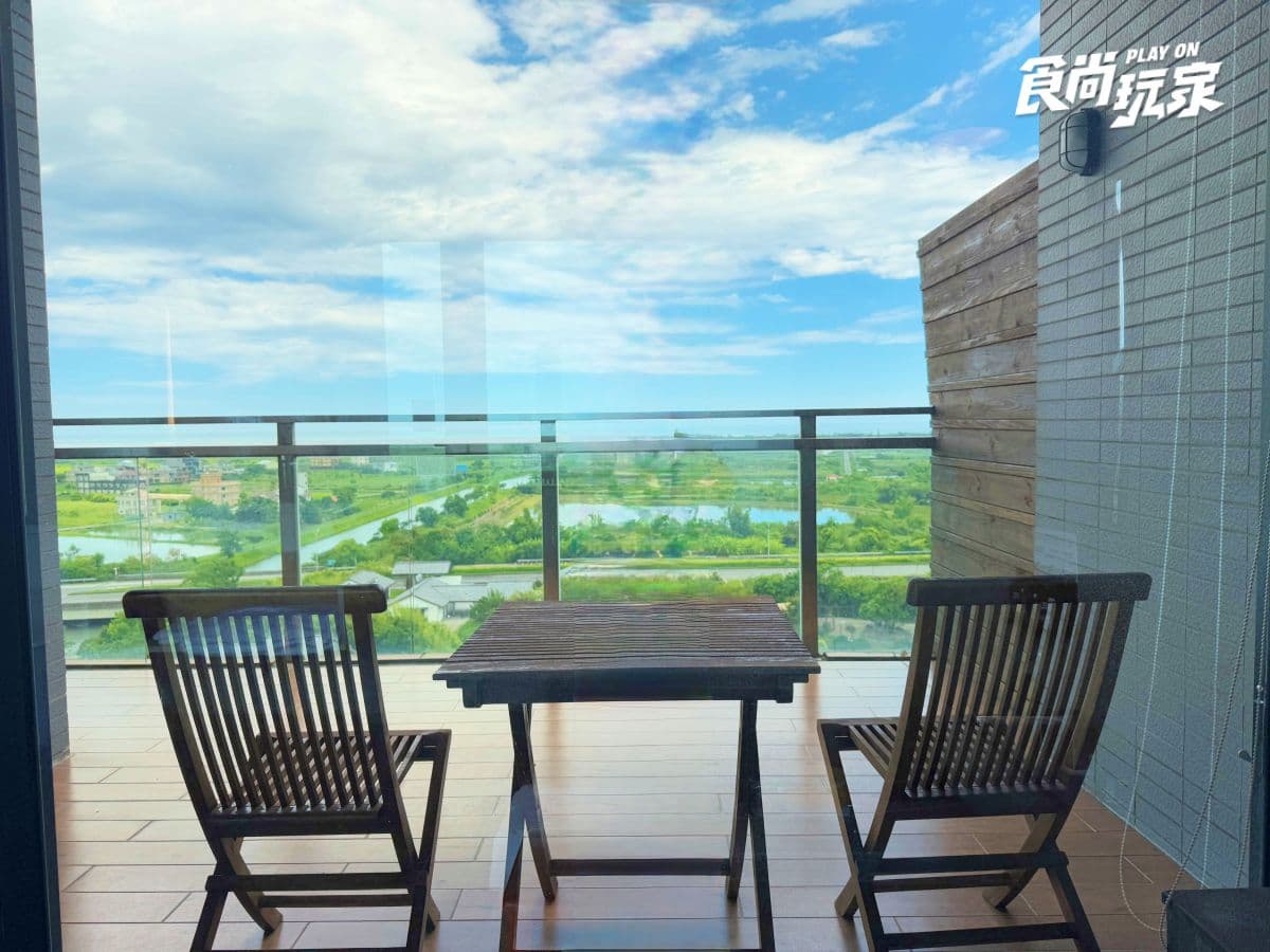 近距離互動水豚寶寶!入住宜蘭綠舞送斑比山丘門票+禮包,春季旅展優惠開搶 近距離互動水豚寶寶!入住宜蘭綠舞送斑比山丘門票+禮包,春季旅展優惠開搶