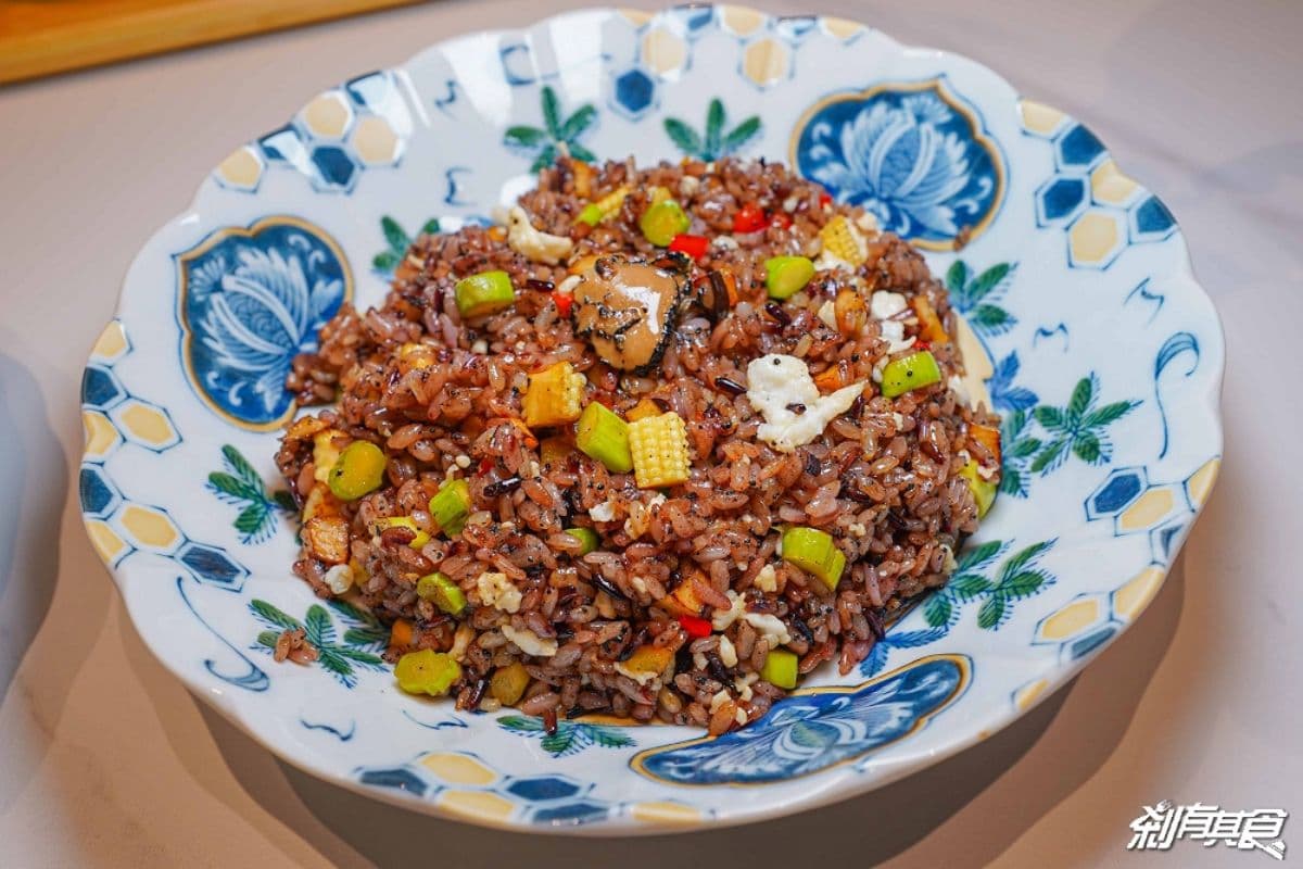 漢來全新蔬食品牌登陸台中!引進《主廚的餐桌》爆紅寺剎飲食,必吃菜色推薦 漢來全新蔬食品牌登陸台中!引進《主廚的餐桌》爆紅寺剎飲食,必吃菜色推薦