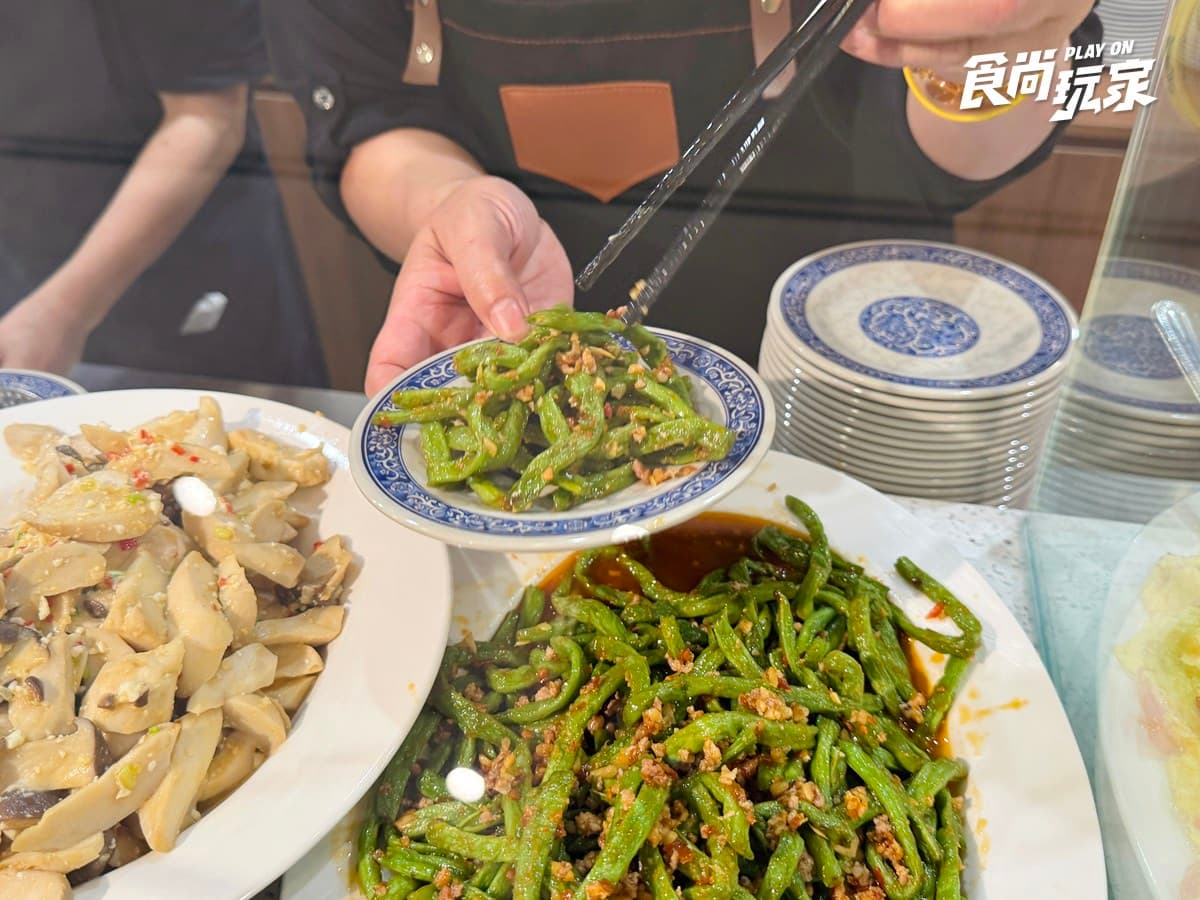 40年老字號「最強清粥小菜」插旗信義!25元起爽嗑家常菜,必點Q嫩紅燒蹄膀 40年老字號「最強清粥小菜」插旗信義!25元起爽嗑家常菜,必點Q嫩紅燒蹄膀