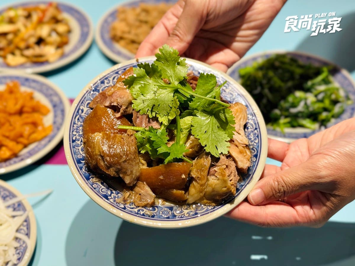 40年老字號「最強清粥小菜」插旗信義!25元起爽嗑家常菜,必點Q嫩紅燒蹄膀 40年老字號「最強清粥小菜」插旗信義!25元起爽嗑家常菜,必點Q嫩紅燒蹄膀