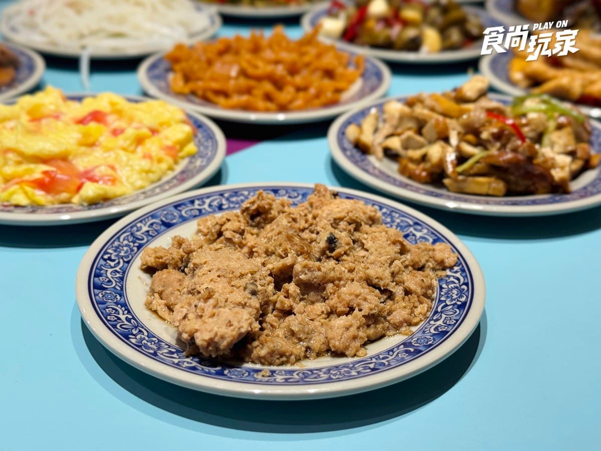 40年老字號「最強清粥小菜」插旗信義!25元起爽嗑家常菜,必點Q嫩紅燒蹄膀 40年老字號「最強清粥小菜」插旗信義!25元起爽嗑家常菜,必點Q嫩紅燒蹄膀
