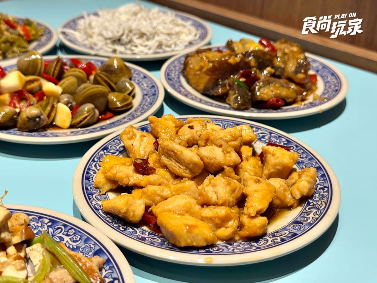 40年老字號「最強清粥小菜」插旗信義!25元起爽嗑家常菜,必點Q嫩紅燒蹄膀 40年老字號「最強清粥小菜」插旗信義!25元起爽嗑家常菜,必點Q嫩紅燒蹄膀