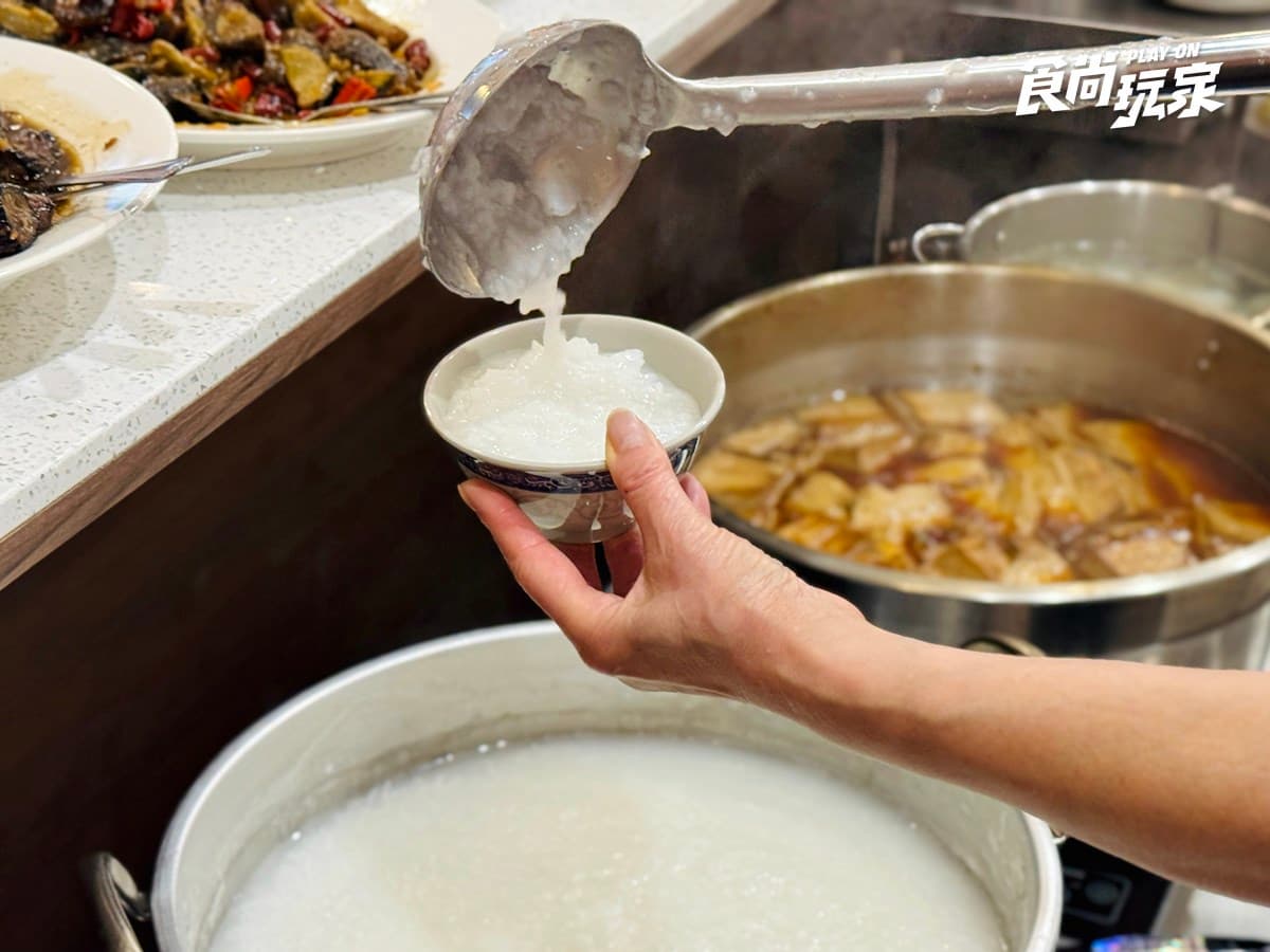 40年老字號「最強清粥小菜」插旗信義!25元起爽嗑家常菜,必點Q嫩紅燒蹄膀 40年老字號「最強清粥小菜」插旗信義!25元起爽嗑家常菜,必點Q嫩紅燒蹄膀