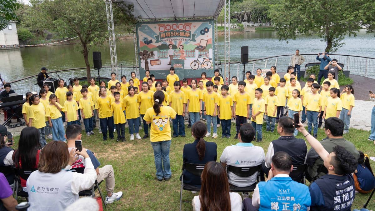 「新竹青草湖復刻展登場」懷舊市集重現鳳凰橋經典,高虹安邀市民重溫五零年代 「新竹青草湖復刻展登場」懷舊市集重現鳳凰橋經典,高虹安邀市民重溫五零年代