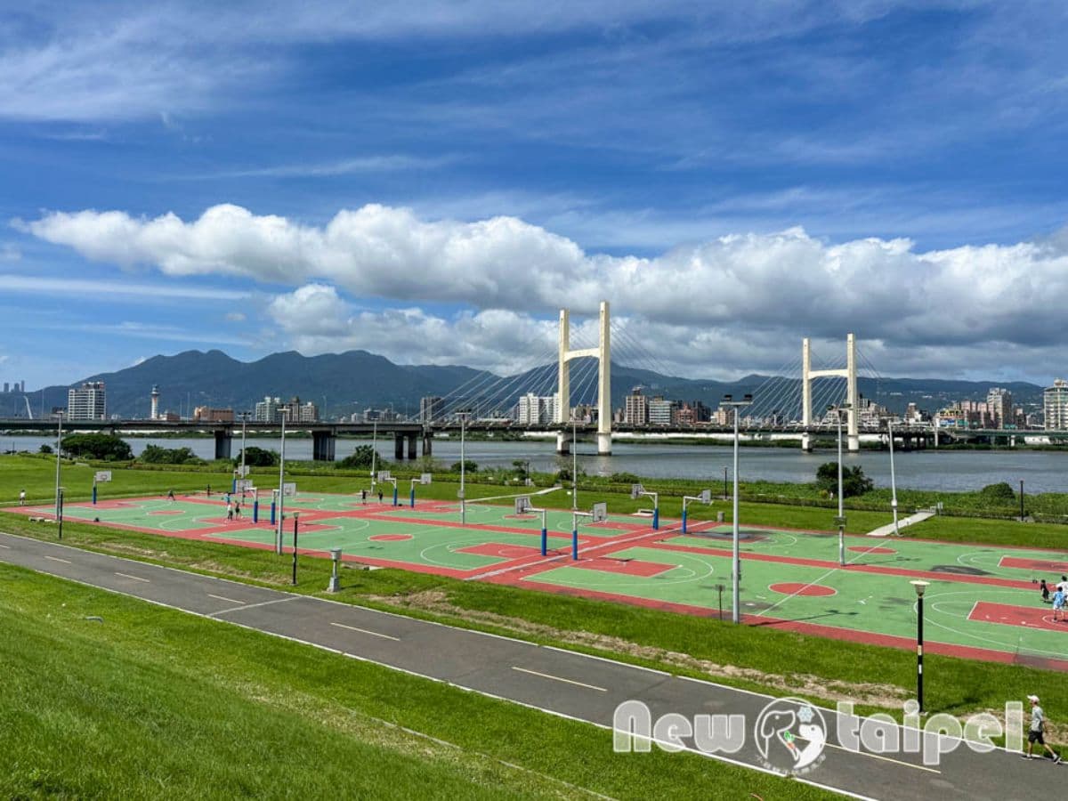 新北免費玩水景點+1!全新「花漾水樂園」這天啟用,緊鄰溜滑梯遊樂場 新北免費玩水景點+1!全新「花漾水樂園」這天啟用,緊鄰溜滑梯遊樂場