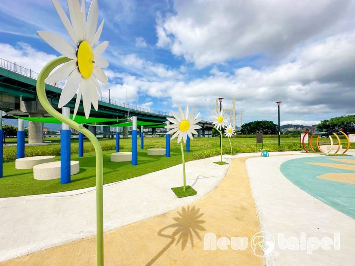 新北免費玩水景點+1!全新「花漾水樂園」這天啟用,緊鄰溜滑梯遊樂場 新北免費玩水景點+1!全新「花漾水樂園」這天啟用,緊鄰溜滑梯遊樂場