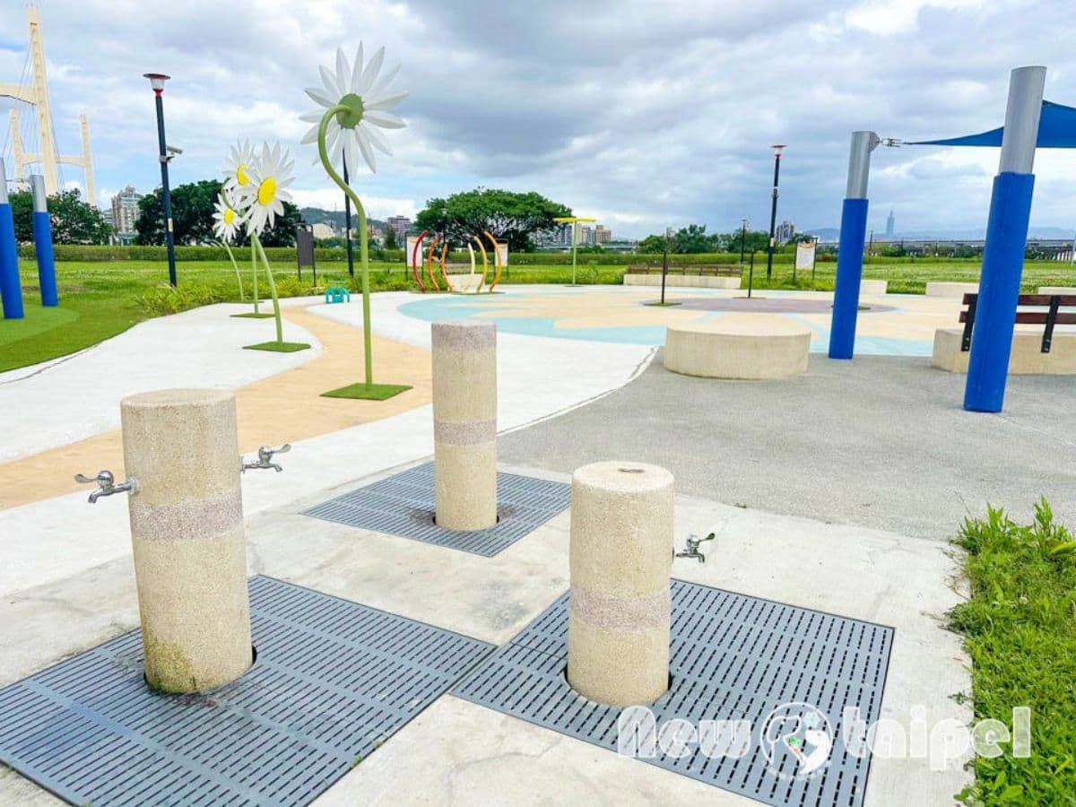 新北免費玩水景點+1!全新「花漾水樂園」這天啟用,緊鄰溜滑梯遊樂場 新北免費玩水景點+1!全新「花漾水樂園」這天啟用,緊鄰溜滑梯遊樂場