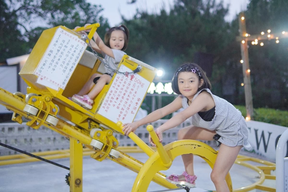 夜景餐廳變兒童樂園!大啖海鮮飽覽美景、玩鐵軌飛車、撈魚、搖搖馬 夜景餐廳變兒童樂園!大啖海鮮飽覽美景、玩鐵軌飛車、撈魚、搖搖馬