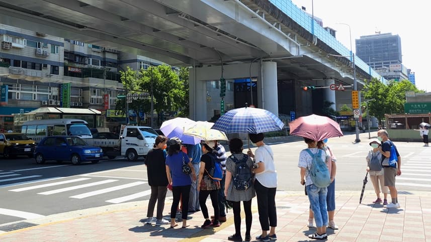 防曬外套哪件最有用?網友推薦1品牌贏過UNIQLO:涼爽透氣、中午騎車也穿得住 防曬外套哪件最有用?網友推薦1品牌贏過UNIQLO:涼爽透氣、中午騎車也穿得住