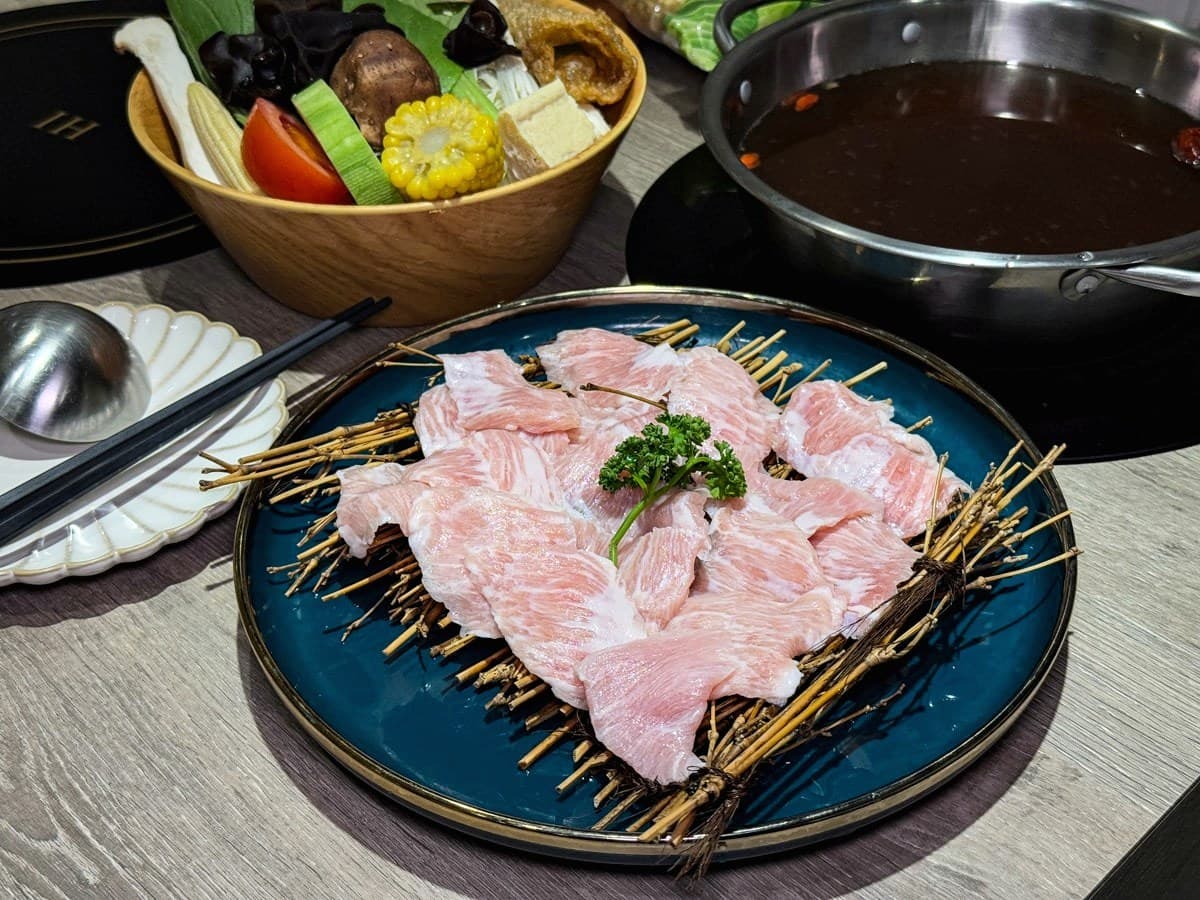 七、八年級生送70顆蛤蠣!「4.9星火鍋」299元起,60款自助吧、滷肉飯暢吃 七、八年級生送70顆蛤蠣!「4.9星火鍋」299元起,60款自助吧、滷肉飯暢吃
