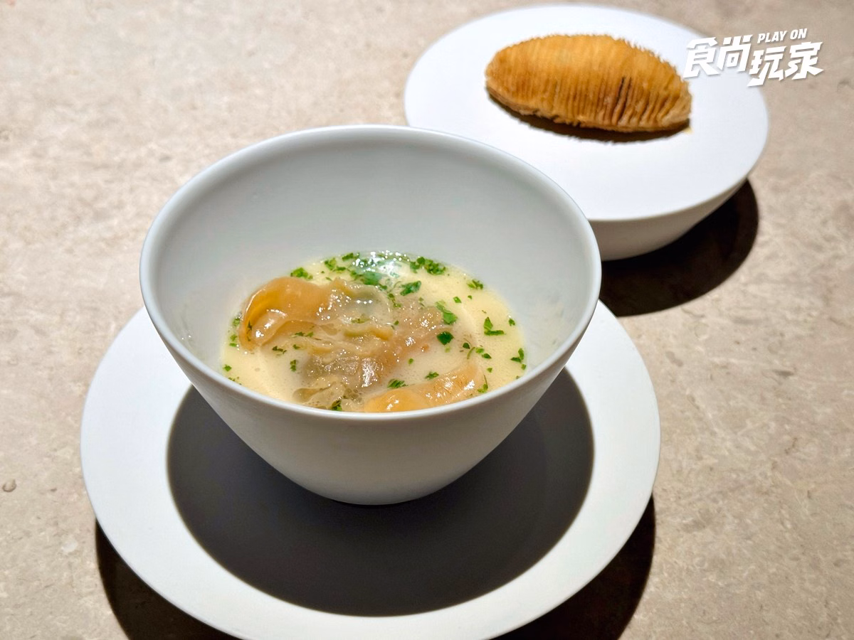高CP值「米其林一星」千元有找!牛肉麵、梅干扣肉變法餐,免費續洋芋、玩盲盒 高CP值「米其林一星」千元有找!牛肉麵、梅干扣肉變法餐,免費續洋芋、玩盲盒