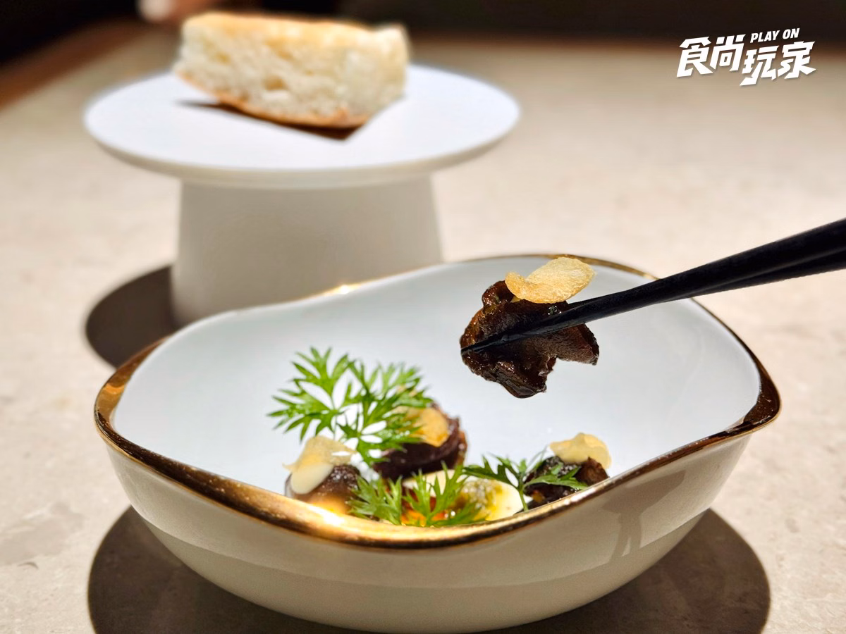 高CP值「米其林一星」千元有找!牛肉麵、梅干扣肉變法餐,免費續洋芋、玩盲盒 高CP值「米其林一星」千元有找!牛肉麵、梅干扣肉變法餐,免費續洋芋、玩盲盒
