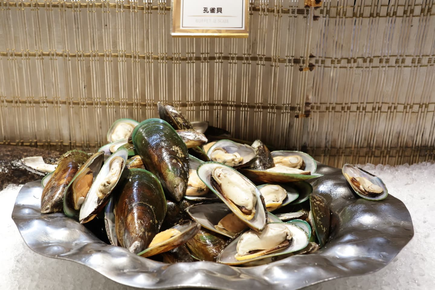 台中超狂Buffet!最低818元起,生魚片、牛肉湯、港點吃到飽,在地人最高7折 台中超狂Buffet!最低818元起,生魚片、牛肉湯、港點吃到飽,在地人最高7折
