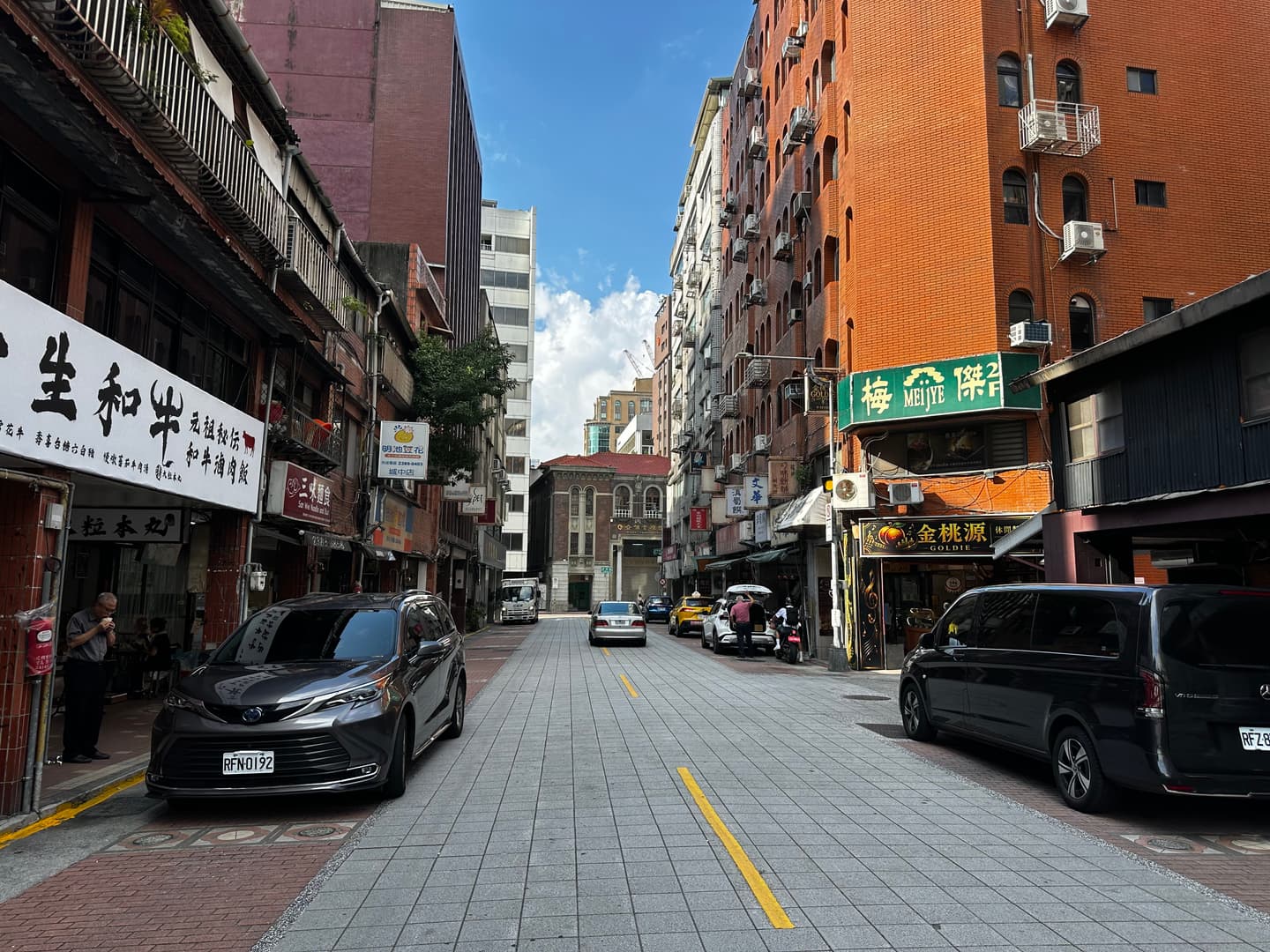 老台北吃貨天堂!台北銀座9家美食:60年牛肉麵、巨無霸餛飩、爆汁雞排必吃 老台北吃貨天堂!台北銀座9家美食:60年牛肉麵、巨無霸餛飩、爆汁雞排必吃