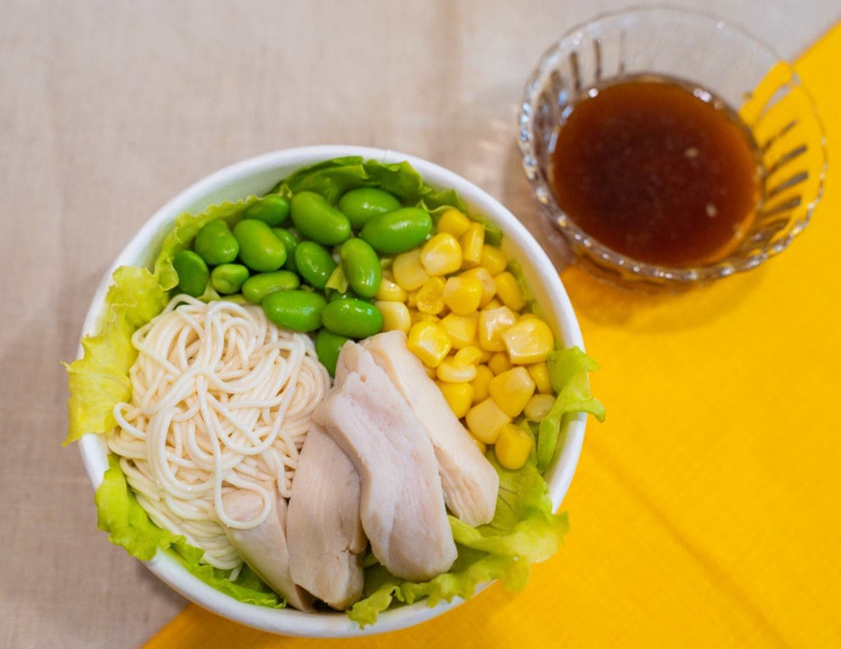 「摩斯漢堡買一送一」手刀搶!免費升級吃「嫩雞豆腐麵」,10元喝紅心芭樂 「摩斯漢堡買一送一」手刀搶!免費升級吃「嫩雞豆腐麵」,10元喝紅心芭樂