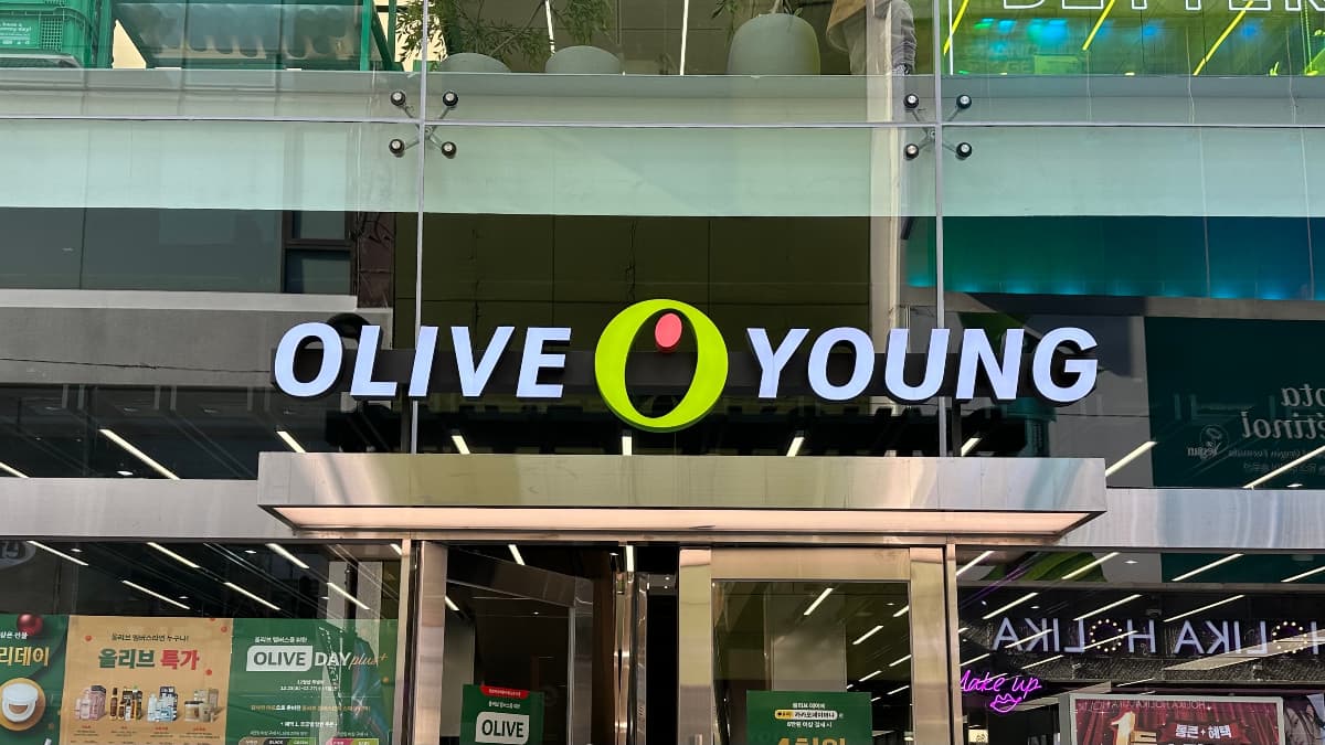 Olive Young購物袋爆紅!台幣68元另類伴手禮,一年半狂賣178萬個成旅韓必買 Olive Young購物袋爆紅!台幣68元另類伴手禮,一年半狂賣178萬個成旅韓必買
