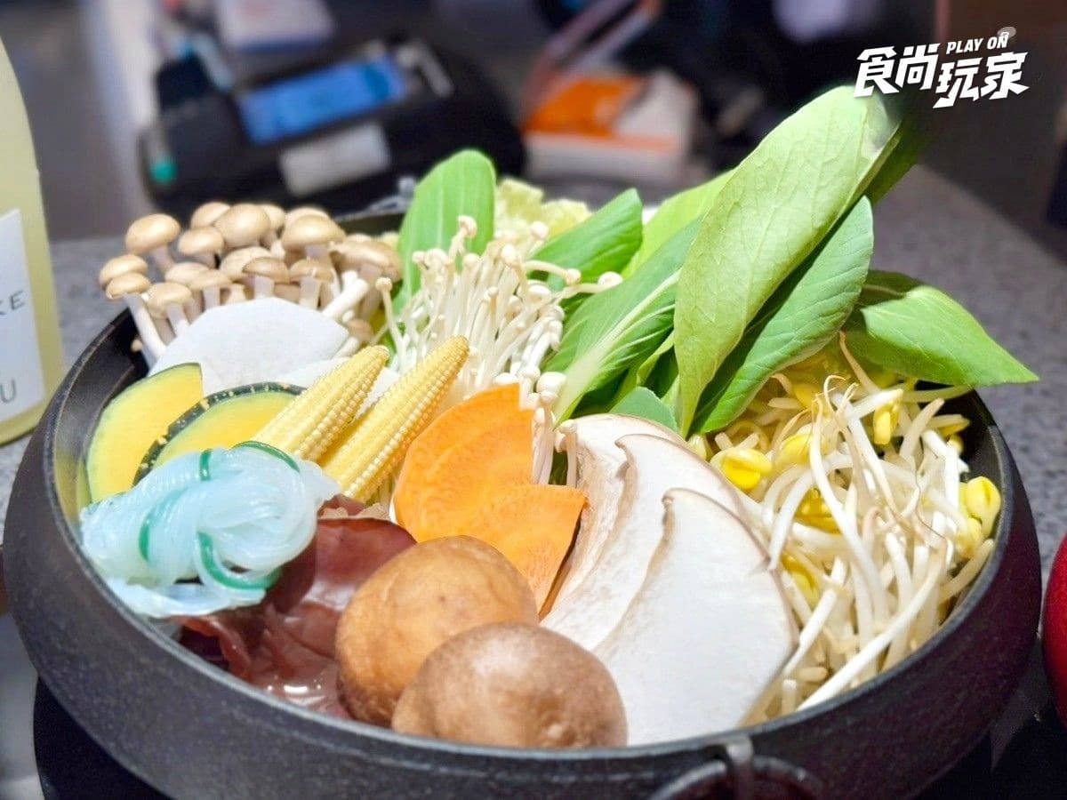 台南第1間「玉兔壽喜燒」來了!398元起吃到飽,自助蔬菜吧、蛋慕斯無限續 台南第1間「玉兔壽喜燒」來了!398元起吃到飽,自助蔬菜吧、蛋慕斯無限續