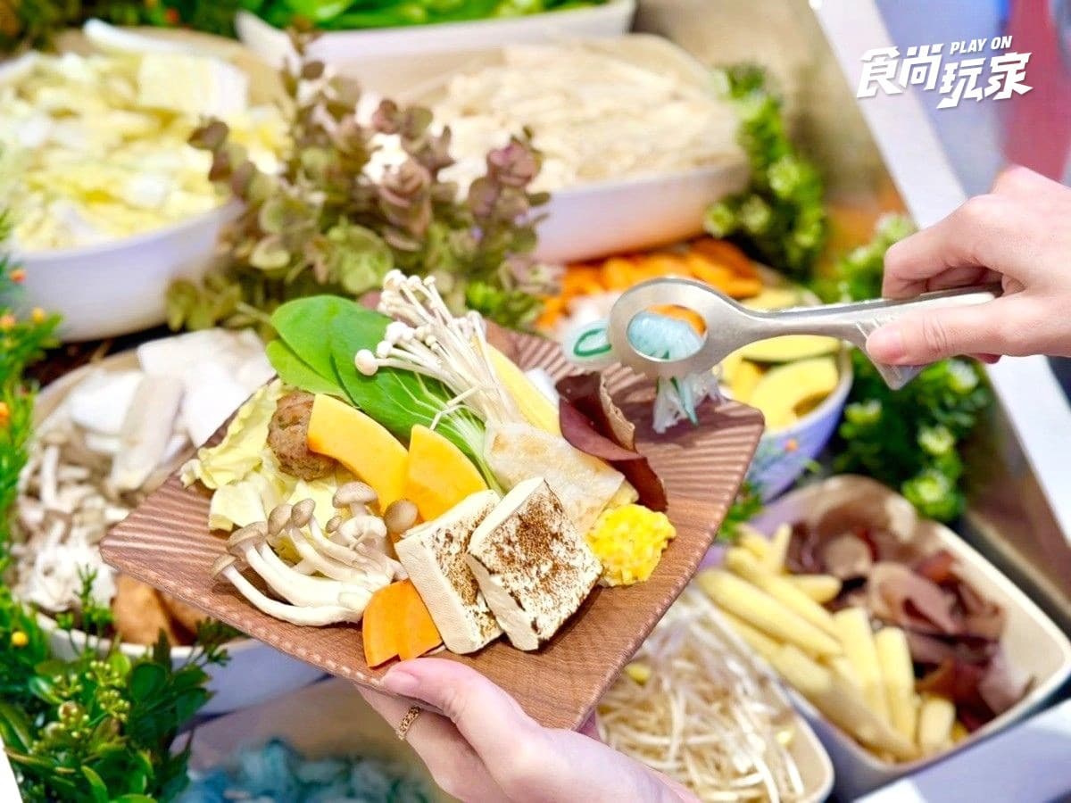 台南第1間「玉兔壽喜燒」來了!398元起吃到飽,自助蔬菜吧、蛋慕斯無限續 台南第1間「玉兔壽喜燒」來了!398元起吃到飽,自助蔬菜吧、蛋慕斯無限續