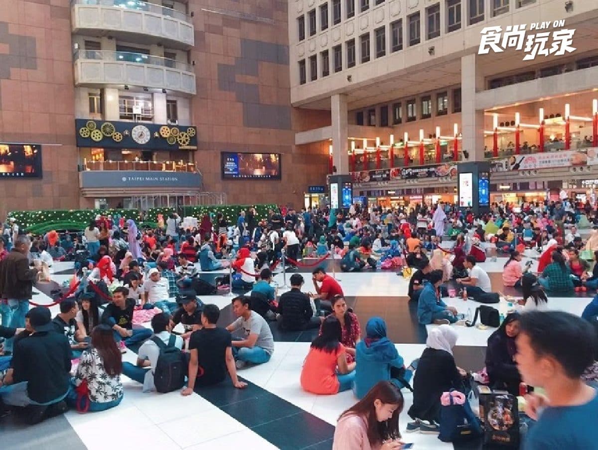 台北車站大變身!嘟嘟鐘、黑白格地板走入歷史,大廳增設巨型螢幕、廁所翻新 台北車站大變身!嘟嘟鐘、黑白格地板走入歷史,大廳增設巨型螢幕、廁所翻新