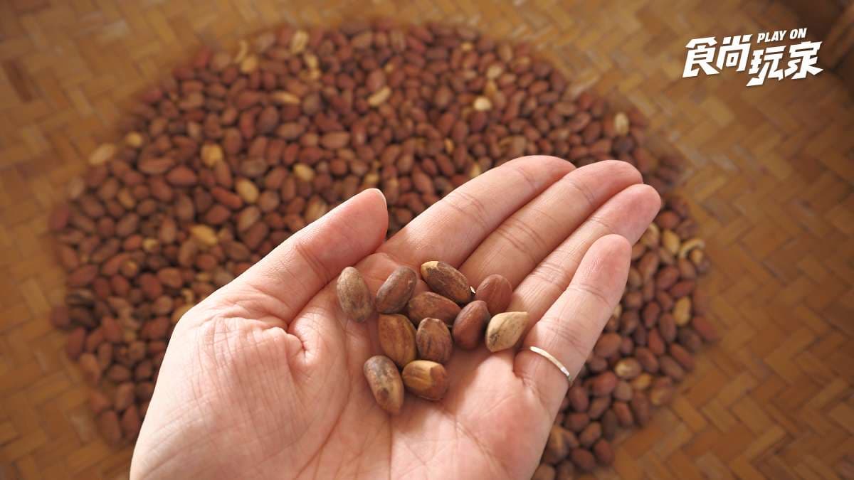 澎湖最繽紛秘境!七彩浮球牆拍網美照,變身「蒙面俠」炒花生體驗島民日常 澎湖最繽紛秘境!七彩浮球牆拍網美照,變身「蒙面俠」炒花生體驗島民日常