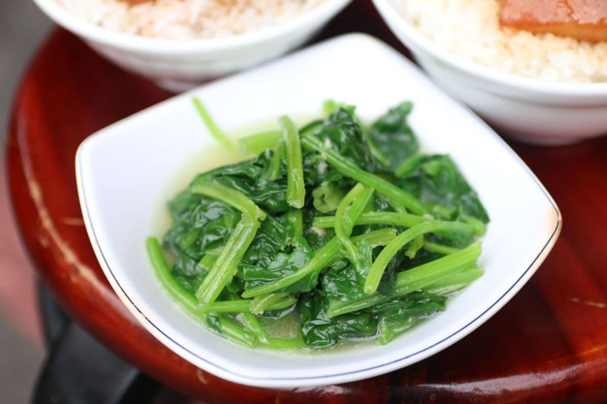 台中24小時「神級爌肉飯」!香滷腳庫軟嫩Q彈,必加靈魂酸菜、辣椒更唰嘴 台中24小時「神級爌肉飯」!香滷腳庫軟嫩Q彈,必加靈魂酸菜、辣椒更唰嘴