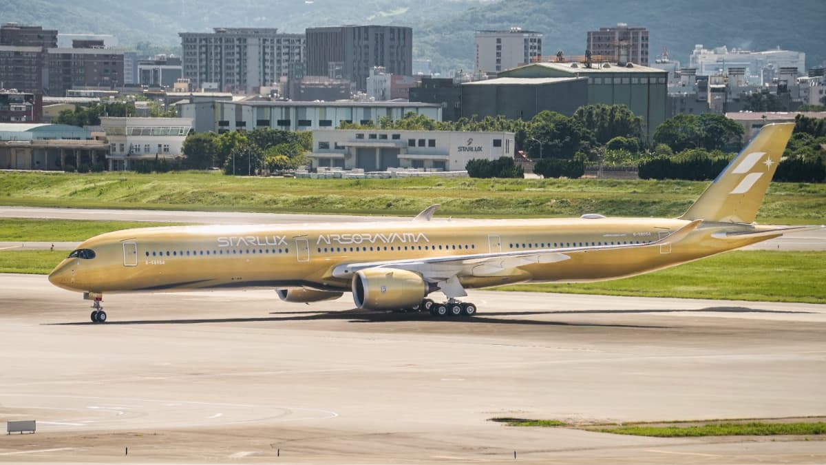星宇「空山金」藝術機抵台!8/20首航東京成田「金銀雙機」海外首度同框 星宇「空山金」藝術機抵台!8/20首航東京成田「金銀雙機」海外首度同框