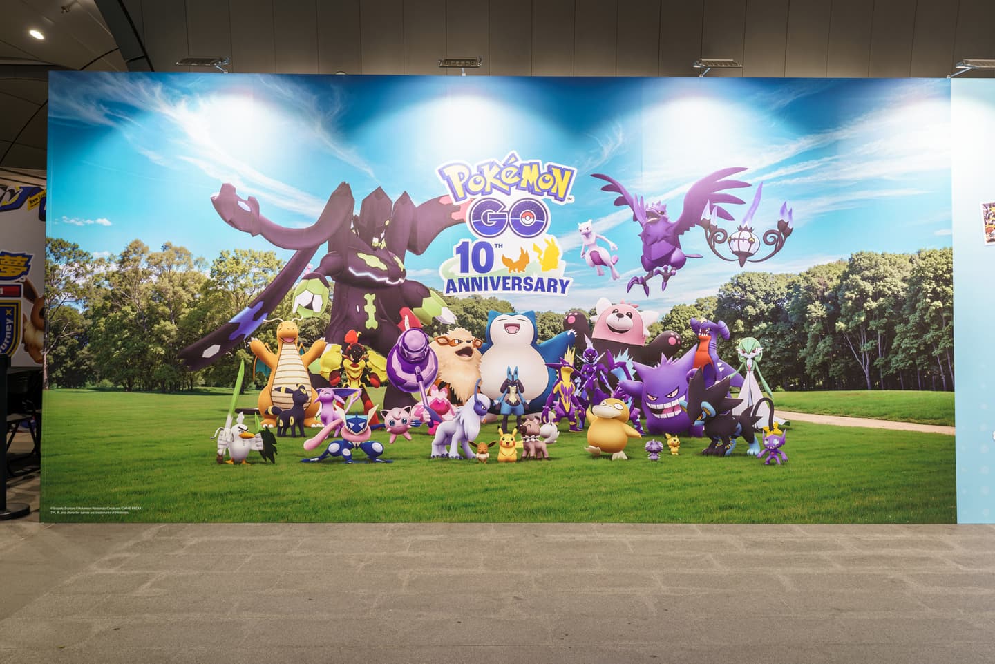 《Pokémon GO》10週年展登場!超夢、明信片免費送,精靈球悠遊卡這天開賣 《Pokémon GO》10週年展登場!超夢、明信片免費送,精靈球悠遊卡這天開賣
