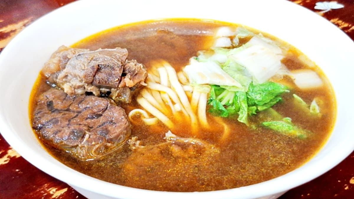 半夜想吃牛肉麵不要叫女友煮!台北6間深夜牛肉麵:24小時、必比登、免費續麵 半夜想吃牛肉麵不要叫女友煮!台北6間深夜牛肉麵:24小時、必比登、免費續麵