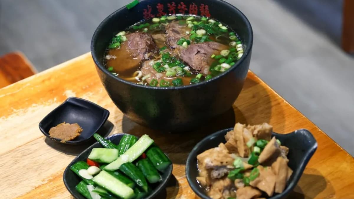 半夜想吃牛肉麵不要叫女友煮!台北6間深夜牛肉麵:24小時、必比登、免費續麵 半夜想吃牛肉麵不要叫女友煮!台北6間深夜牛肉麵:24小時、必比登、免費續麵