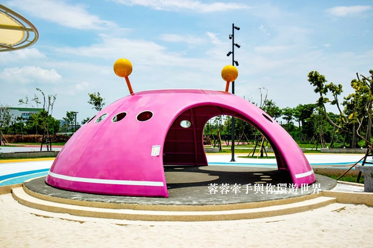 全新「太空主題公園」免費玩!2層樓火箭滑梯、飛碟星球太狂,4500坪超放電 全新「太空主題公園」免費玩!2層樓火箭滑梯、飛碟星球太狂,4500坪超放電