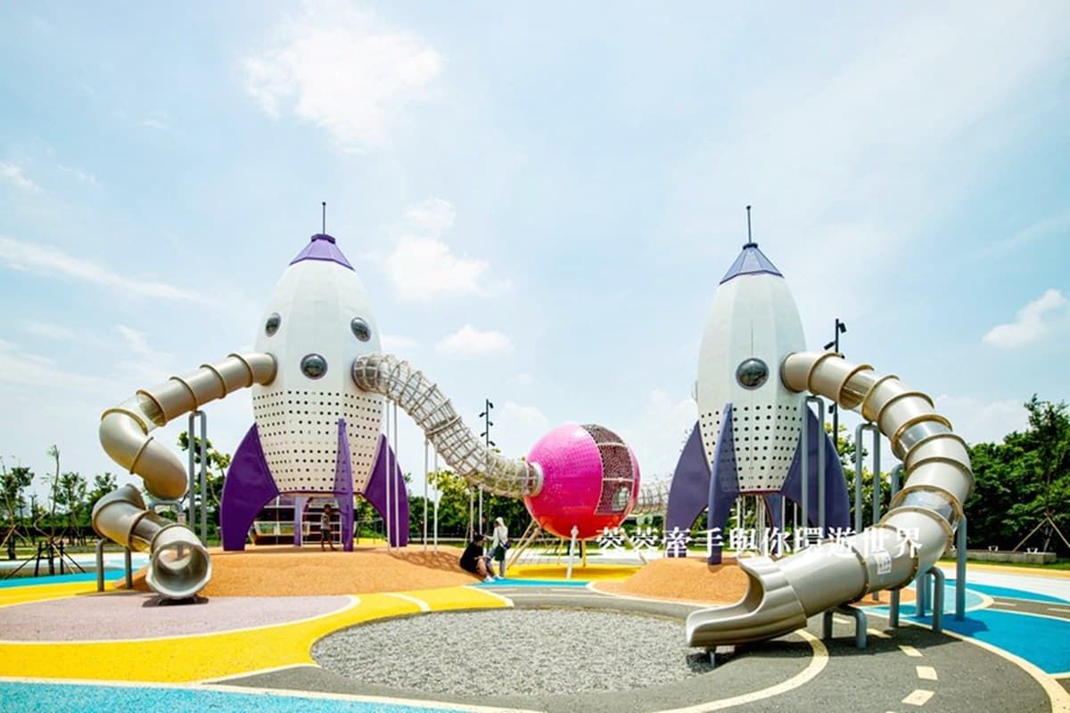 全新「太空主題公園」免費玩!2層樓火箭滑梯、飛碟星球太狂,4500坪超放電 全新「太空主題公園」免費玩!2層樓火箭滑梯、飛碟星球太狂,4500坪超放電