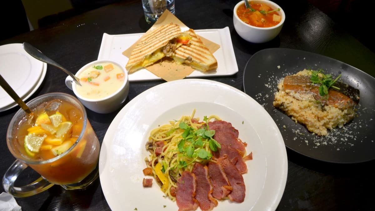 點餐免費打高爾夫!內湖咖啡廳藏「破千坪」高爾夫球場,點一份餐送30球 點餐免費打高爾夫!內湖咖啡廳藏「破千坪」高爾夫球場,點一份餐送30球