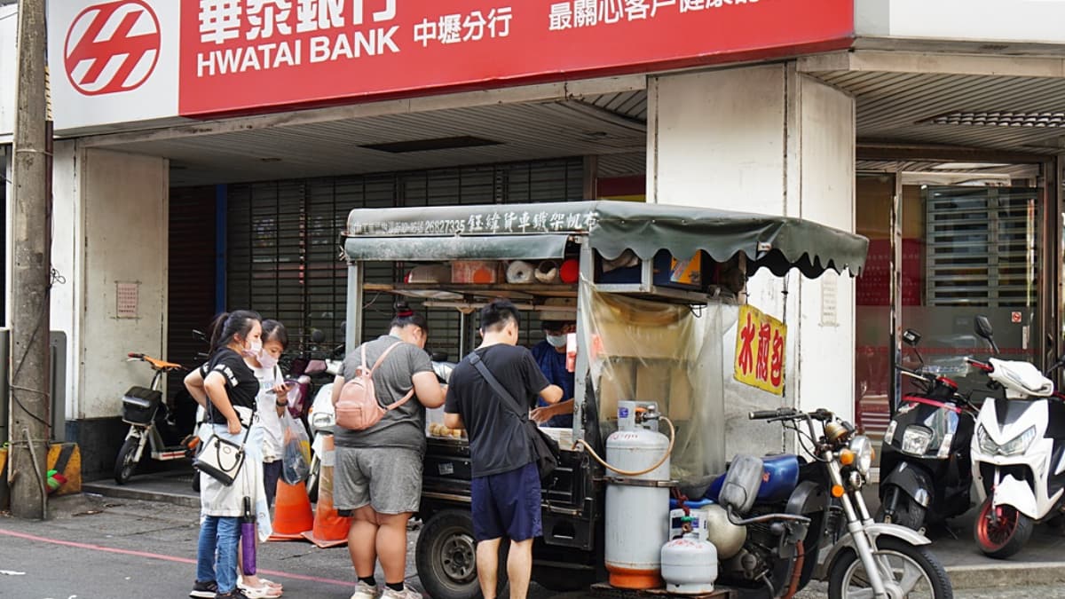 中壢火車站美食推薦!必吃10家:紅豆餅3個10元、399拉麵吃到飽、巨無霸潤餅 中壢火車站美食推薦!必吃10家:紅豆餅3個10元、399拉麵吃到飽、巨無霸潤餅