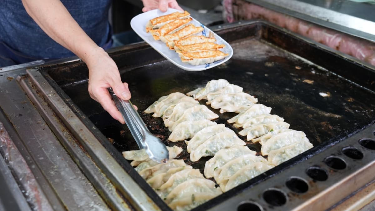 中壢火車站美食推薦!必吃10家:紅豆餅3個10元、399拉麵吃到飽、巨無霸潤餅 中壢火車站美食推薦!必吃10家:紅豆餅3個10元、399拉麵吃到飽、巨無霸潤餅