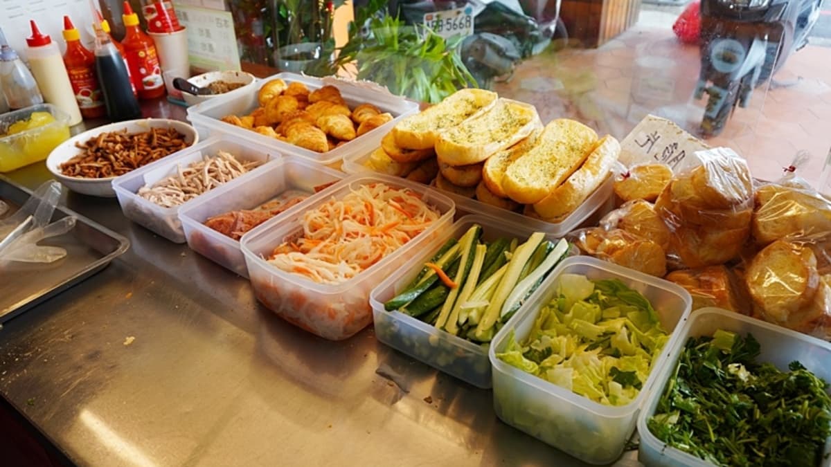 中壢火車站美食推薦!必吃10家:紅豆餅3個10元、399拉麵吃到飽、巨無霸潤餅 中壢火車站美食推薦!必吃10家:紅豆餅3個10元、399拉麵吃到飽、巨無霸潤餅