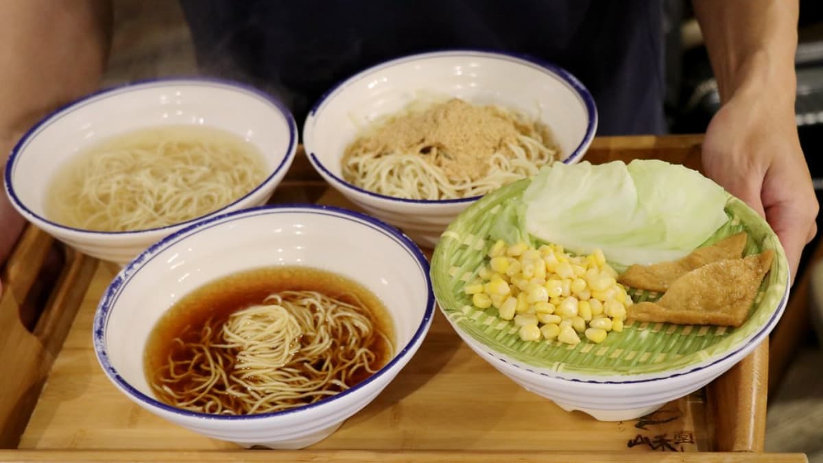 中壢火車站美食推薦!必吃10家:紅豆餅3個10元、399拉麵吃到飽、巨無霸潤餅 中壢火車站美食推薦!必吃10家:紅豆餅3個10元、399拉麵吃到飽、巨無霸潤餅