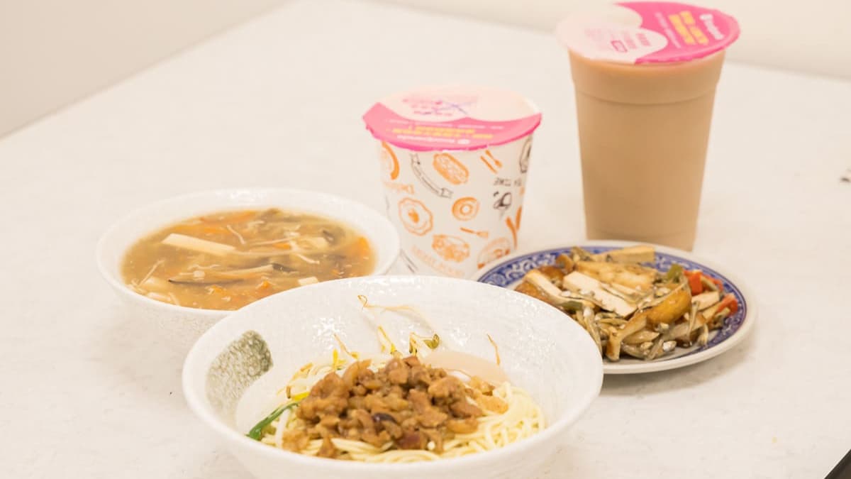 中壢火車站美食推薦!必吃10家:紅豆餅3個10元、399拉麵吃到飽、巨無霸潤餅 中壢火車站美食推薦!必吃10家:紅豆餅3個10元、399拉麵吃到飽、巨無霸潤餅