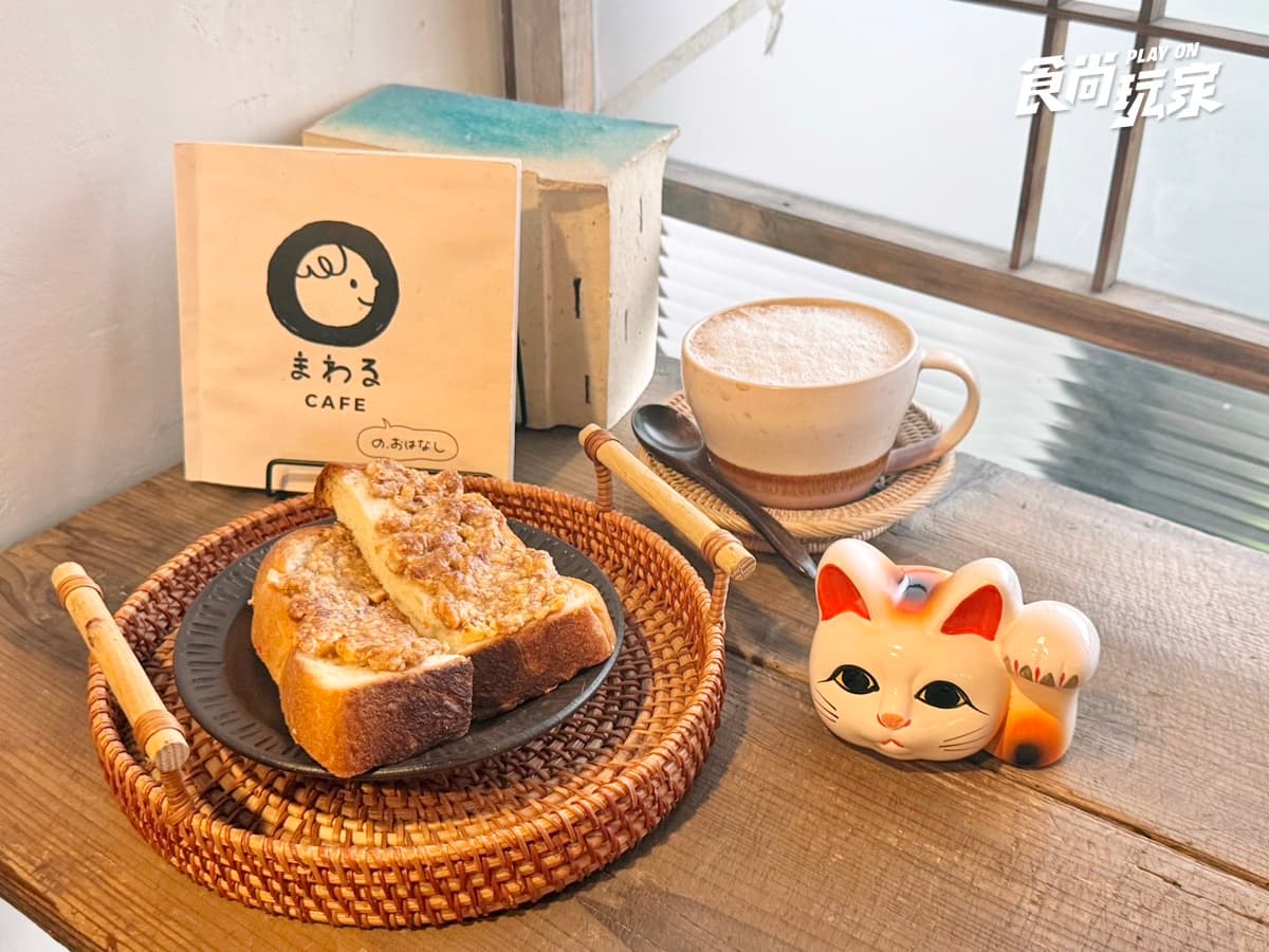 日本巨大招財貓變紅了!常滑喵20週年xHello Kitty,超狂炸蝦、貓咪小鎮一日玩 日本巨大招財貓變紅了!常滑喵20週年xHello Kitty,超狂炸蝦、貓咪小鎮一日玩