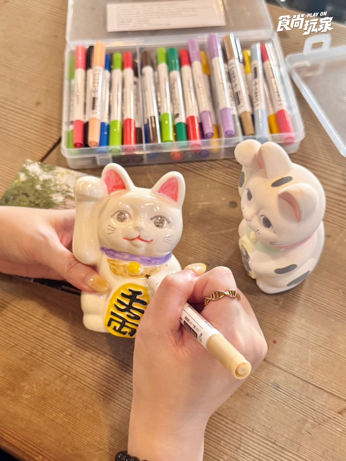 日本巨大招財貓變紅了!常滑喵20週年xHello Kitty,超狂炸蝦、貓咪小鎮一日玩 日本巨大招財貓變紅了!常滑喵20週年xHello Kitty,超狂炸蝦、貓咪小鎮一日玩