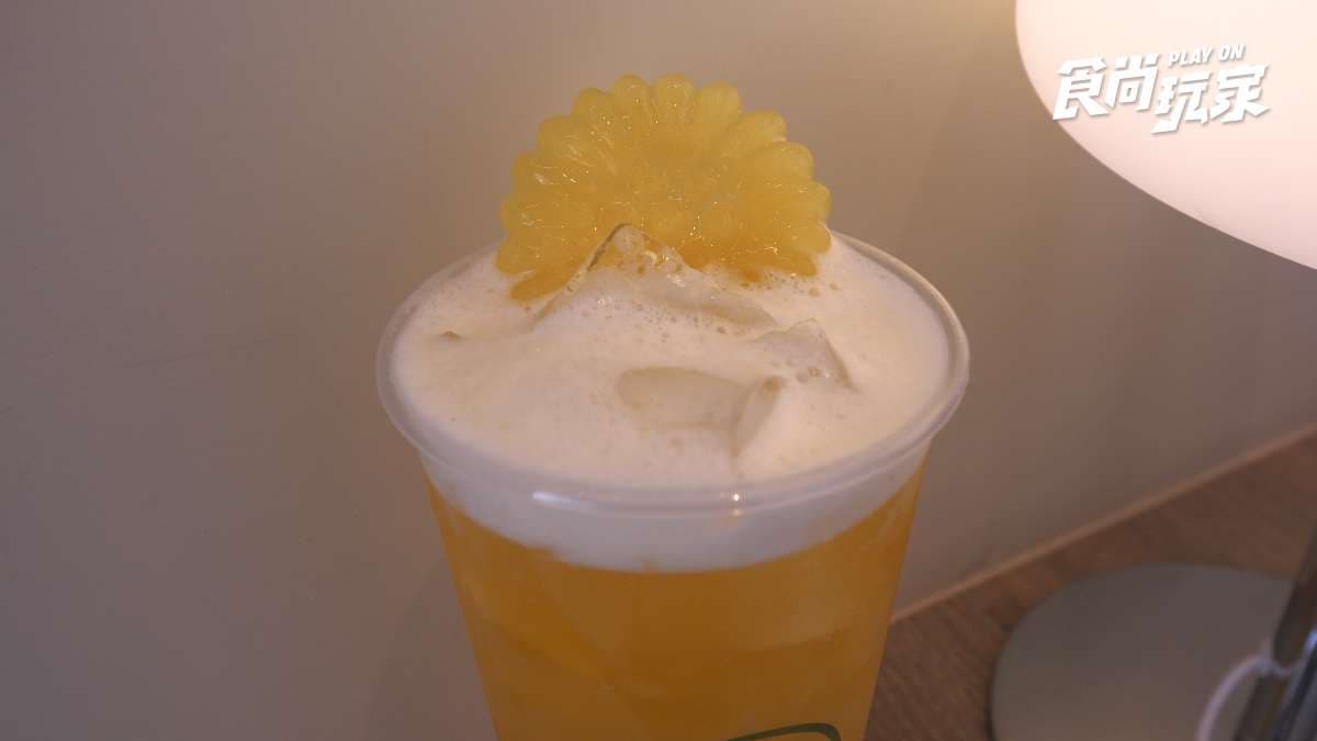 台南爆紅手搖飲開箱!在地人激推「木梨花」冷綠,整顆蘋果現磨單日破百杯 台南爆紅手搖飲開箱!在地人激推「木梨花」冷綠,整顆蘋果現磨單日破百杯