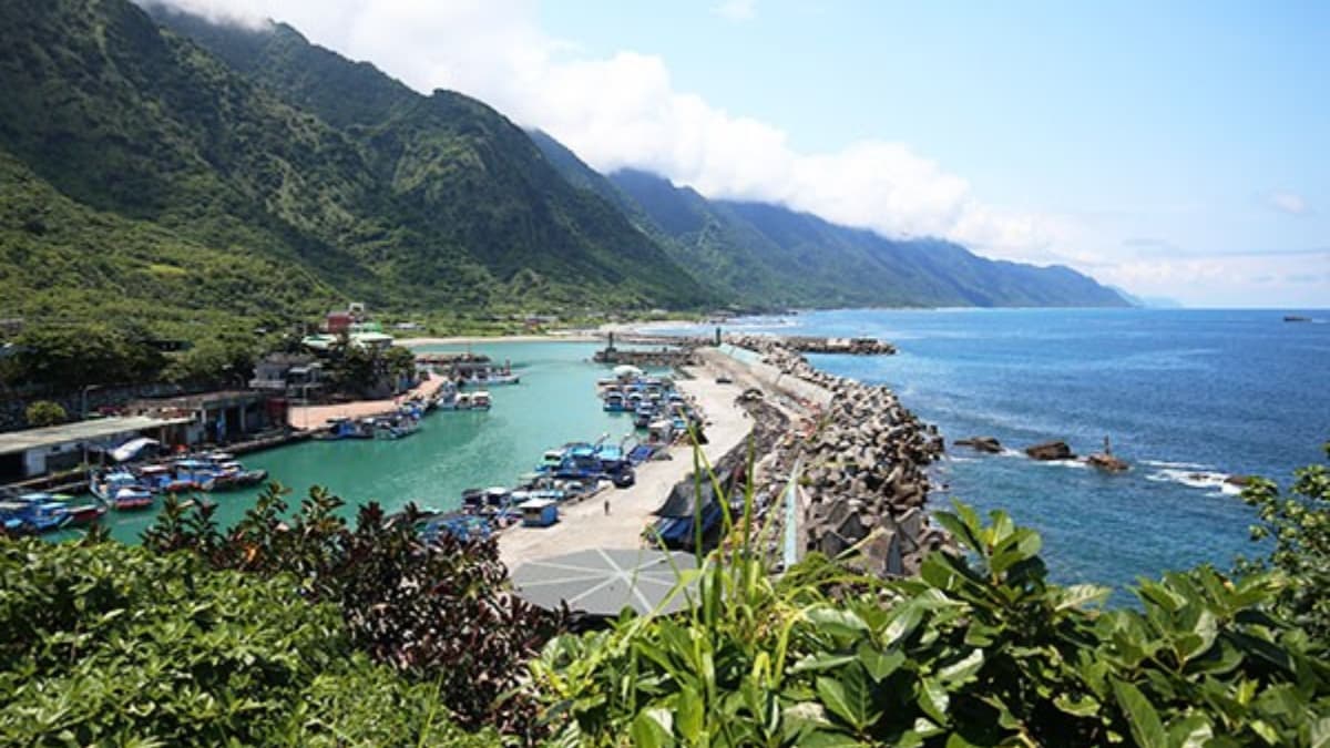 秋季暢玩東海岸!2人同行1人免費優惠,搭「郵輪式公車」玩花蓮5大景點 秋季暢玩東海岸!2人同行1人免費優惠,搭「郵輪式公車」玩花蓮5大景點