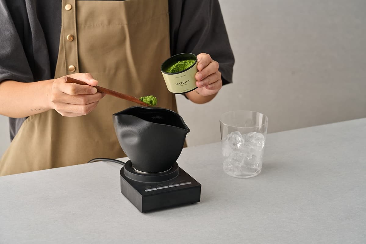 抹茶控爽喝買一送一!松菸人氣和茶店推「蘋果抹茶」,全球首款自動刷茶碗亮相 抹茶控爽喝買一送一!松菸人氣和茶店推「蘋果抹茶」,全球首款自動刷茶碗亮相