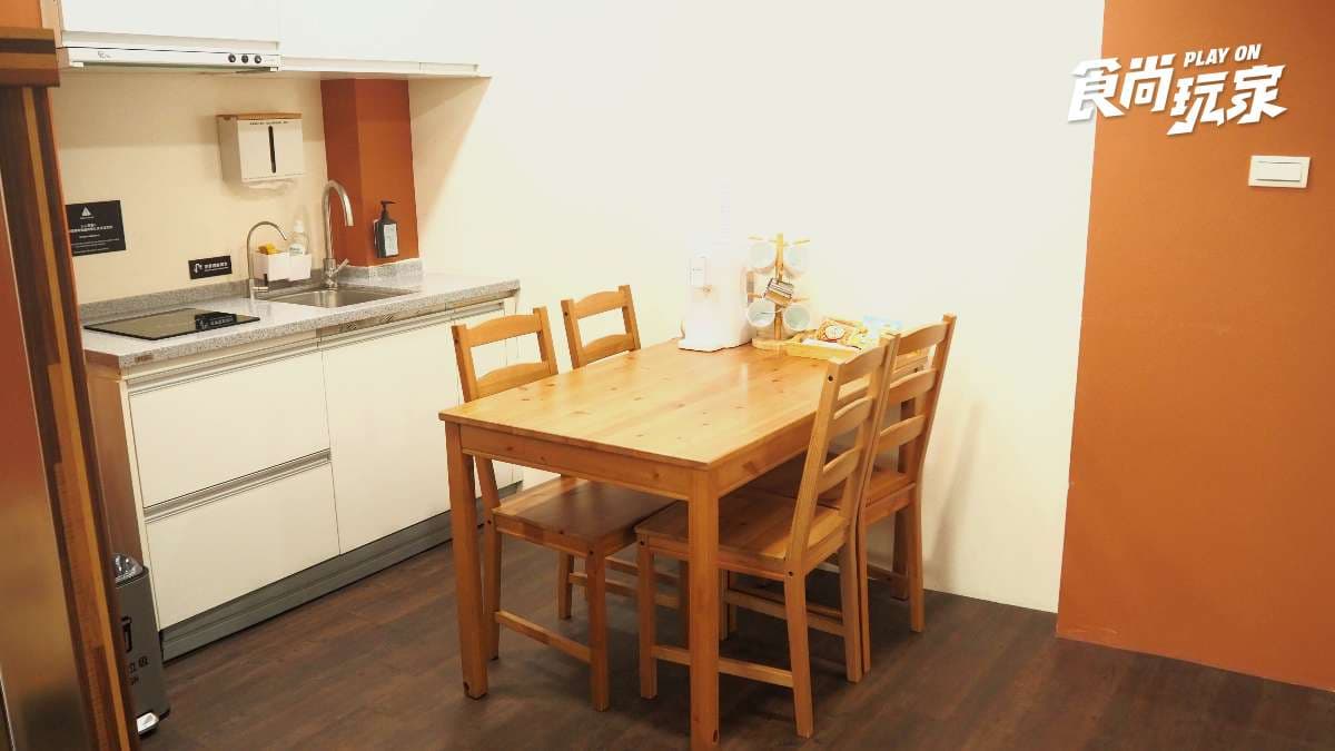 港景第一排民宿開箱!台南安平歐風鄉村小屋住一晚,搭船夜遊港灣再吃椪餅剉冰 港景第一排民宿開箱!台南安平歐風鄉村小屋住一晚,搭船夜遊港灣再吃椪餅剉冰