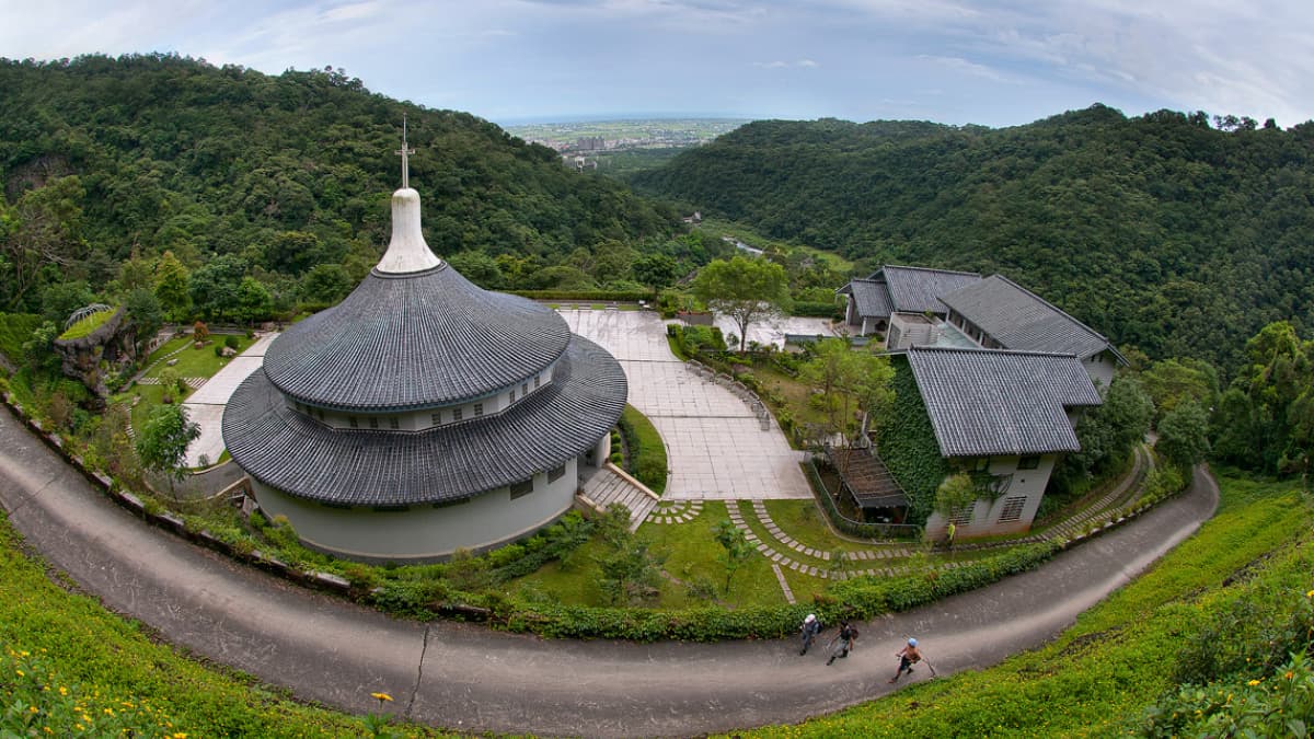 礁溪泡腳池再+1!五峰旗賞瀑布、爬步道、泡湯,必吃潤餅大腸包小腸 礁溪泡腳池再+1!五峰旗賞瀑布、爬步道、泡湯,必吃潤餅大腸包小腸