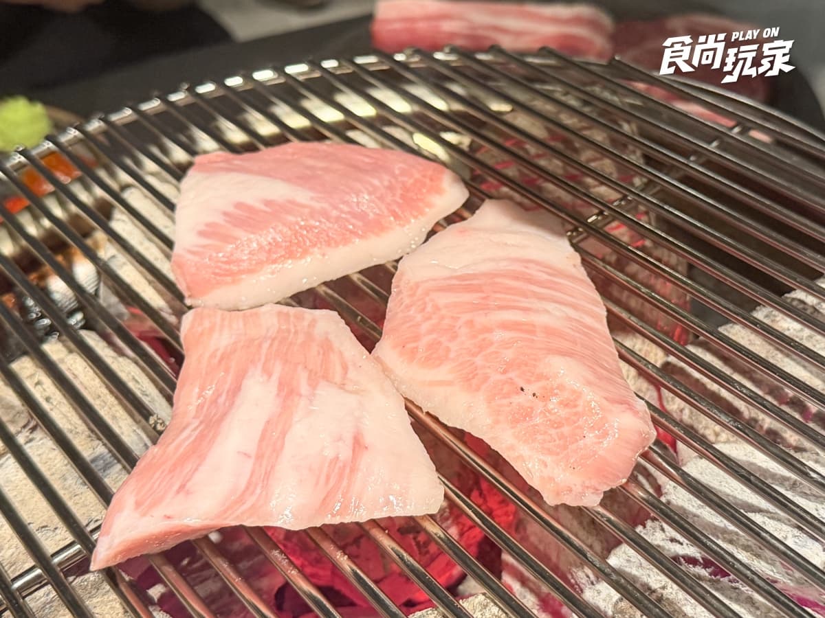 韓國人氣燒肉「囕盈豚」插旗台北大巨蛋!推薦菜色開箱,低消600元、專人代烤 韓國人氣燒肉「囕盈豚」插旗台北大巨蛋!推薦菜色開箱,低消600元、專人代烤