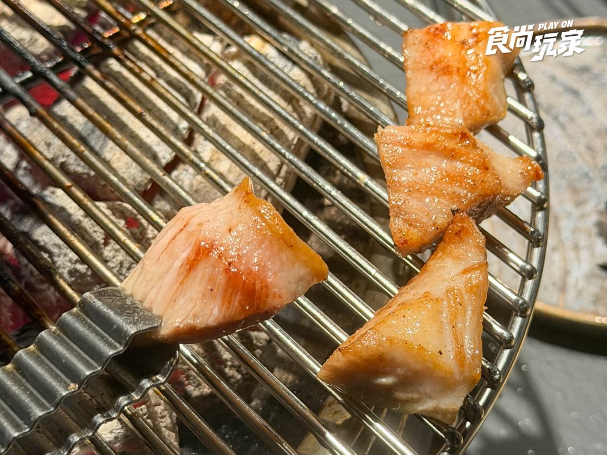 韓國人氣燒肉「囕盈豚」插旗台北大巨蛋!推薦菜色開箱,低消600元、專人代烤 韓國人氣燒肉「囕盈豚」插旗台北大巨蛋!推薦菜色開箱,低消600元、專人代烤