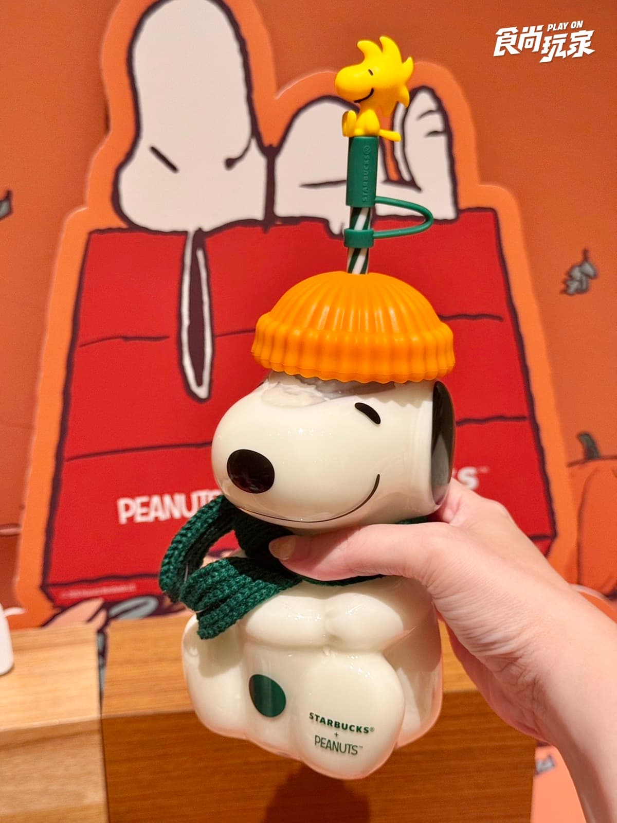 「星巴克x史努比」台灣等到了!Snoopy南瓜帽玻璃杯、綠圍裙玩偶9大品項、價格 「星巴克x史努比」台灣等到了!Snoopy南瓜帽玻璃杯、綠圍裙玩偶9大品項、價格