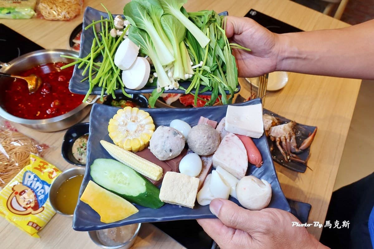 250元吃到飽!高CP值「紅磚老屋火鍋」30款蔬食自助吧、甜點飲品無限吃 250元吃到飽!高CP值「紅磚老屋火鍋」30款蔬食自助吧、甜點飲品無限吃